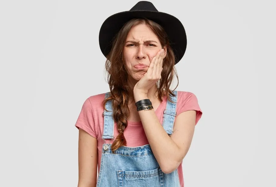 Jak szybko zmniejszyć ból i pieczenie po urazach w jamie ustnej?