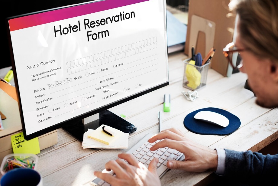 Co daje wcześniejsza rezerwacja, gdy planujesz hotel w Strzyżowie w sezonie lub podczas wydarzeń lokalnych?